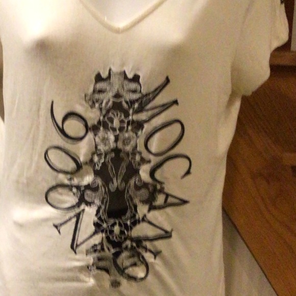 🛍2 for$30 Preloved slip-on off white vneckline t-shirt - Picture 4 of 6